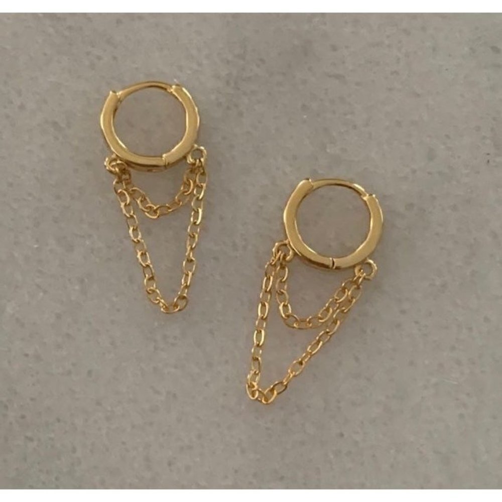 COPY - 18K Gold Layered Chain Huggie Hoop Earrings   Brand New